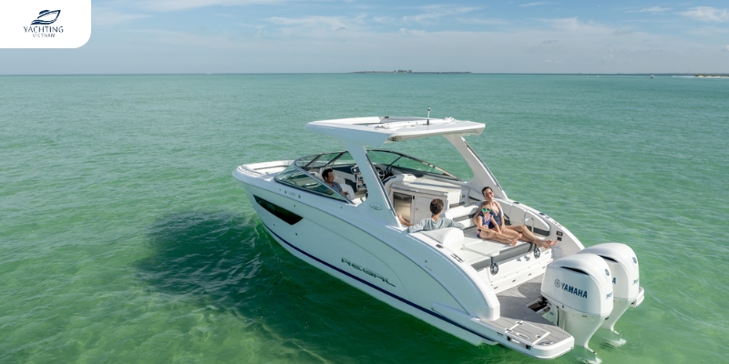 Du Thuyền Regal 33 OBX