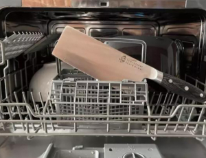 Ba sai lầm khi vệ sinh dao trong nhà bếp